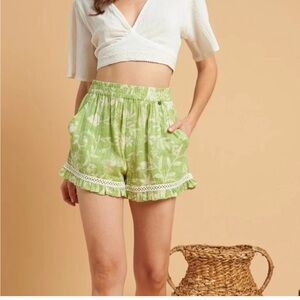 Z&LEurope Citron Shorts NWOT